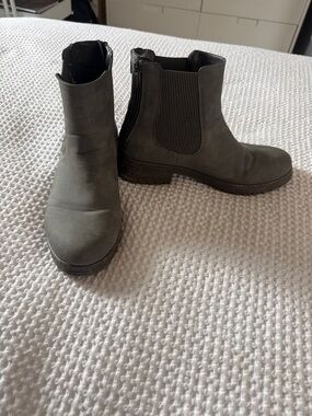 Classic Gray Chelsea Ankle Booties with Side Zip
